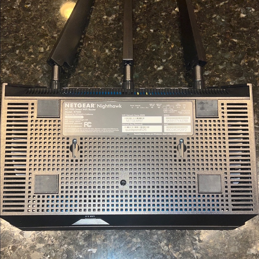 NETGEAR Nighthawk Gray and Black Router - Picture 3 of 5
